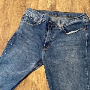 Men’s Levi’s denim blue jeans